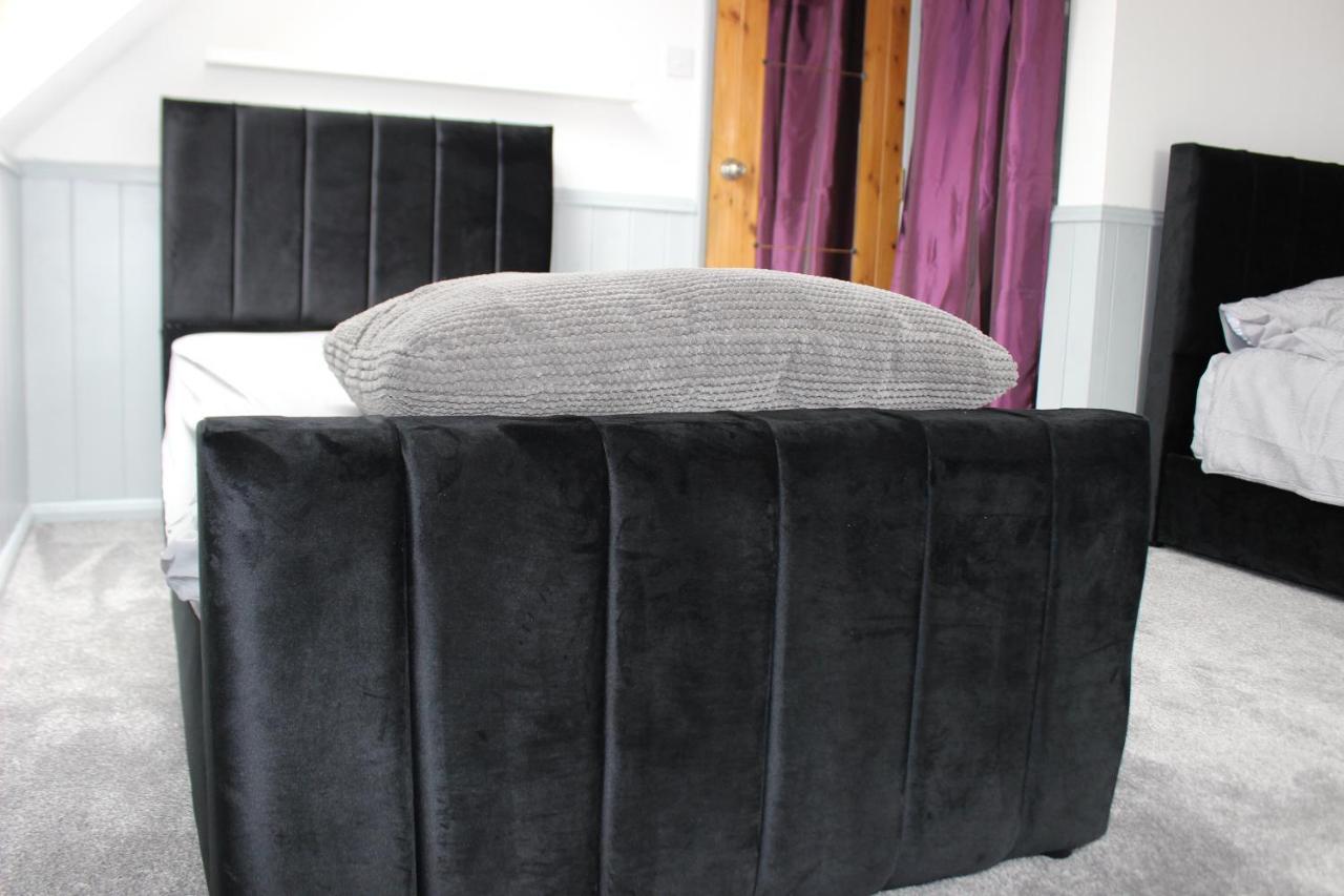 Modern Spacious House - Sleeps 16, Free Parking, Sun Terrace นานีทัน ภายนอก รูปภาพ