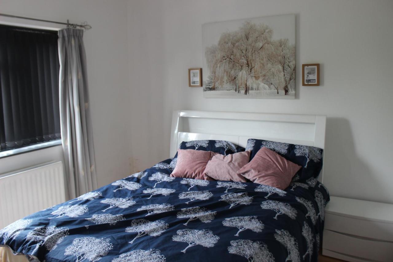 Modern Spacious House - Sleeps 16, Free Parking, Sun Terrace นานีทัน ภายนอก รูปภาพ