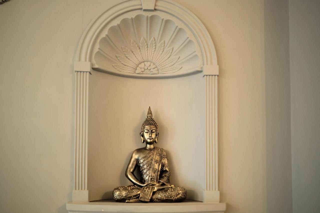 Modern Spacious House - Sleeps 16, Free Parking, Sun Terrace นานีทัน ภายนอก รูปภาพ