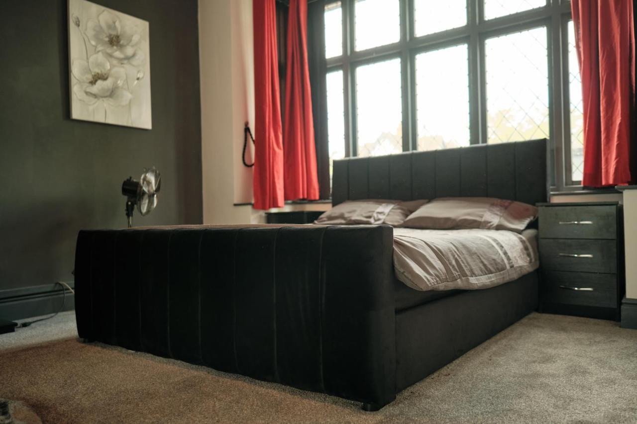Modern Spacious House - Sleeps 16, Free Parking, Sun Terrace นานีทัน ภายนอก รูปภาพ